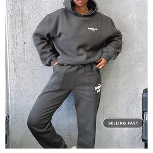 Such a cozy sweat set!!!